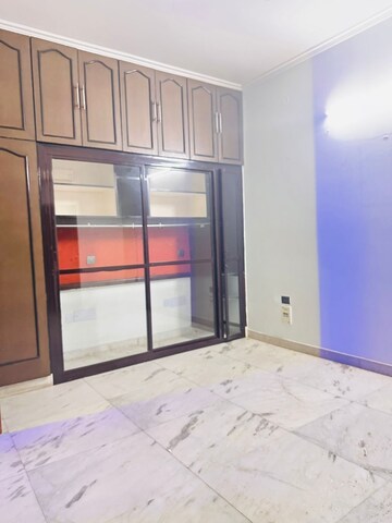 Room in 3 BHK Builder Floor at Milestone 32nd Avenue, Sector 15 – for Rent