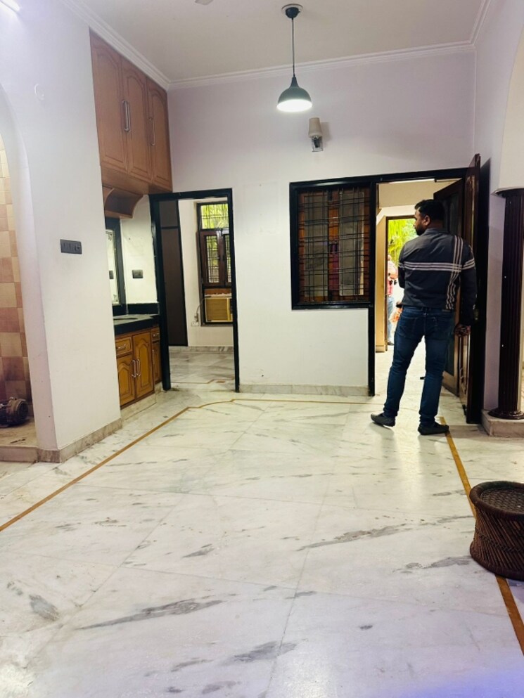  Parking, milestone-32nd-avenue 3 Bedroom 1400 Sq.Ft. Builder Floor In Sector 15 Gurgaon 9207483