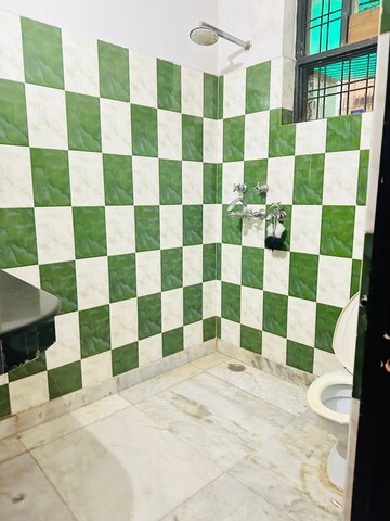 Team Area in 3 BHK Builder Floor at Milestone 32nd Avenue, Sector 15 – for Rent