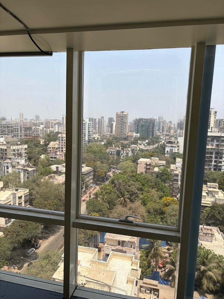 Balcony, one-world Commercial Office Space 326 Sq.Ft. In Malad West Mumbai 9207461