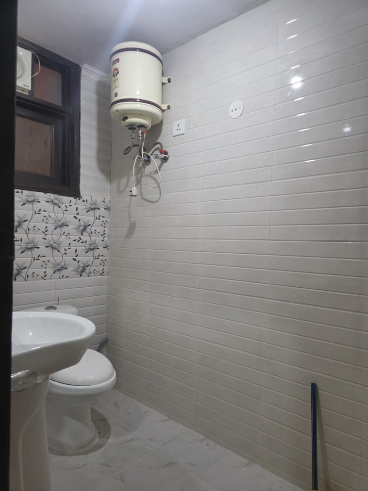 Bathroom, palm-residency-chhatarpur 1 Bedroom 500 Sq.Ft. Apartment In Chattarpur Delhi 9207547