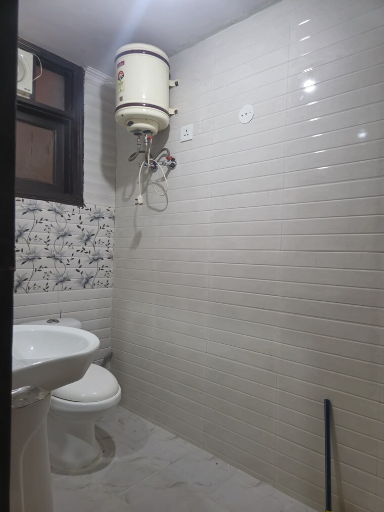 Bathroom, palm-residency-chhatarpur 1 Bedroom 500 Sq.Ft. Apartment In Chattarpur Delhi 9207547