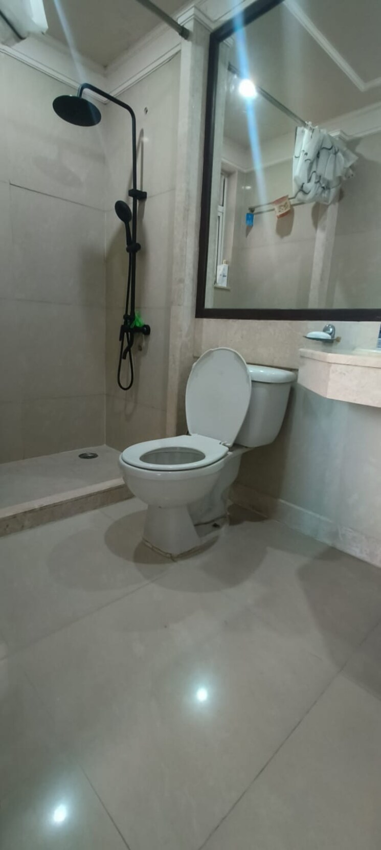 Attached Bathroom, hiranandani-meadows 3 Bedroom 1345 Sq.Ft. Apartment In Manpada Thane 9207516