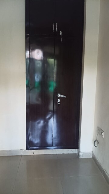 Furnished Amenities in 2 BHK Apartment at Gaur City 5th Avenue, Sector 4 Greater Noida – for Rent