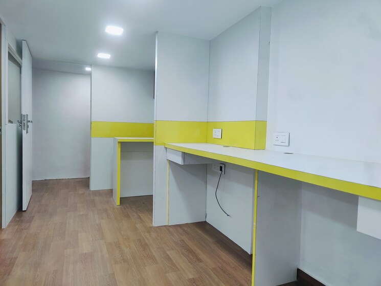Team Area, malad west Commercial Office Space 350 Sq.Ft. In Malad West Mumbai 9207645