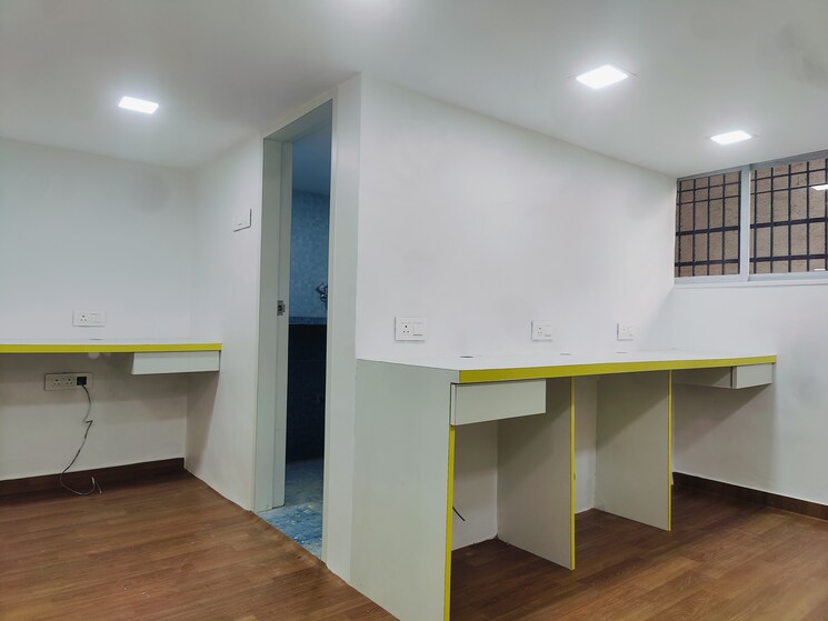 Team Area, malad west Commercial Office Space 350 Sq.Ft. In Malad West Mumbai 9207645