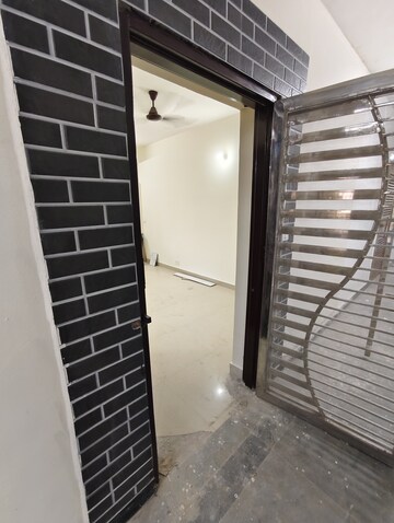  1 BHK Apartment at Dwarka Mor – for Rent