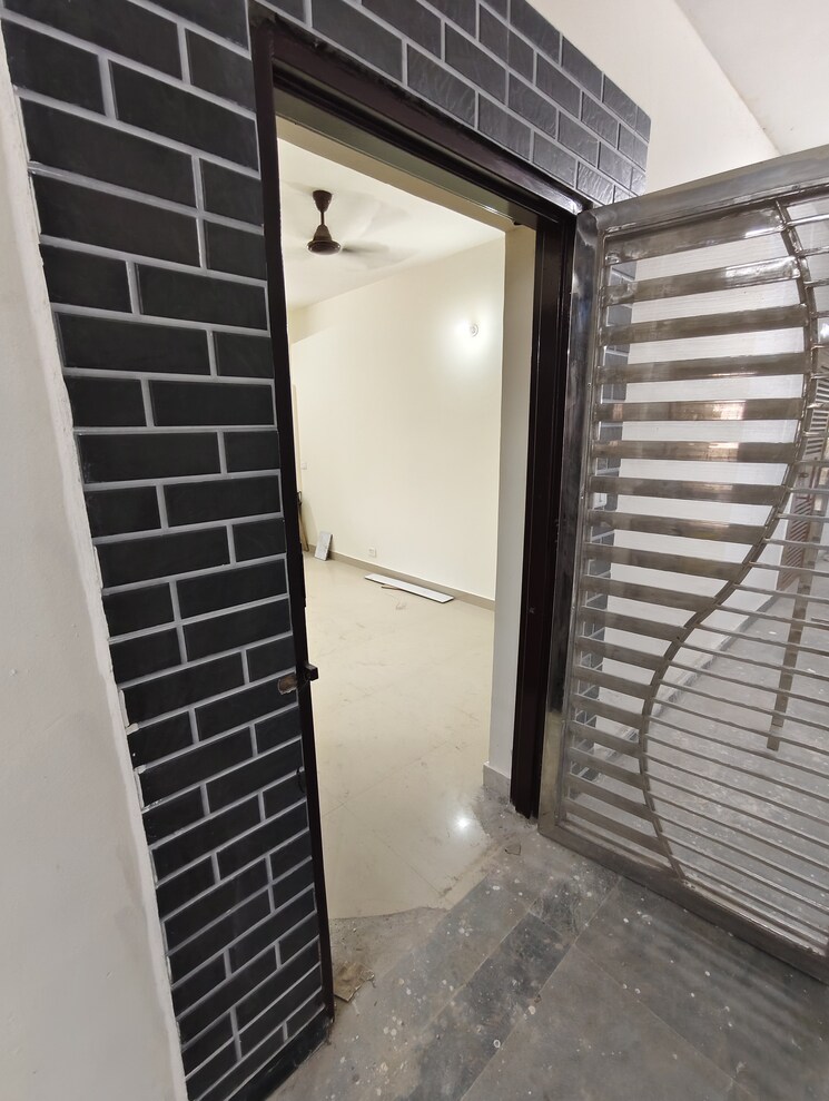 undefined, dwarka mor 1 Bedroom 400 Sq.Ft. Apartment In Dwarka Mor Delhi 9207628