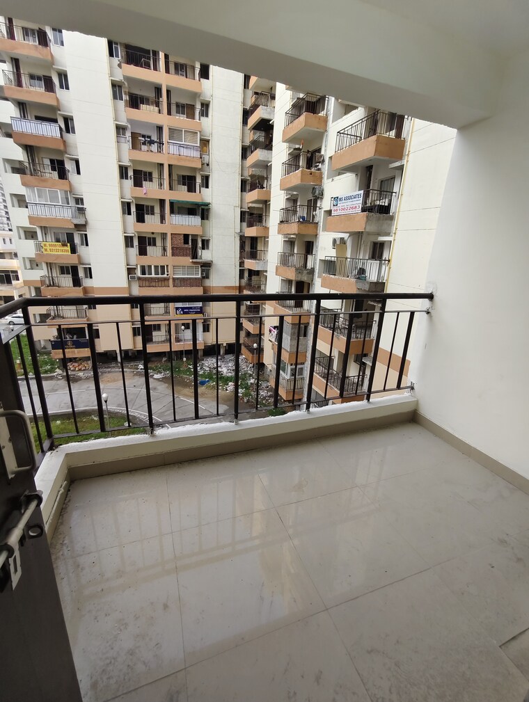 Balcony, dwarka 1 Bedroom 400 Sq.Ft. Apartment In Dwarka Delhi 9207628