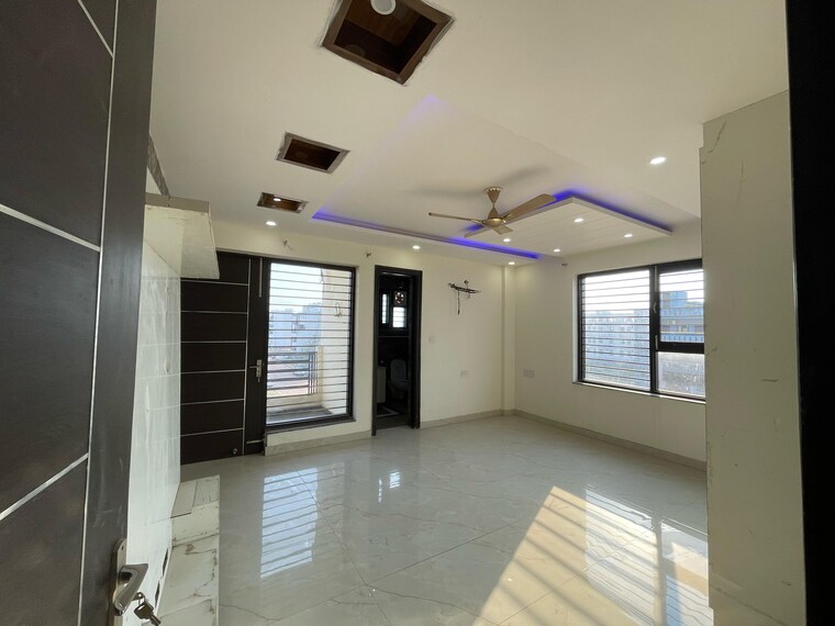Team Area, parklands 5 Bedroom 3690 Sq.Ft. Builder Floor In Sector 85 Faridabad 9207665