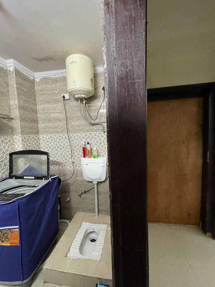 Bathroom, chattarpur 3 Bedroom 1000 Sq.Ft. Apartment In Chattarpur Delhi 9207657