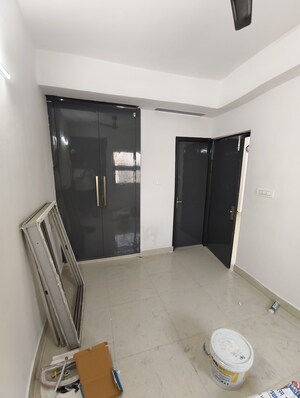 Room in 1 BHK Apartment at Sector 19b Dwarka – for Rent