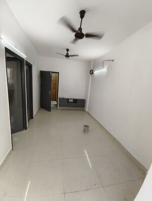 Room in 1 BHK Apartment at Sector 19b Dwarka – for Rent