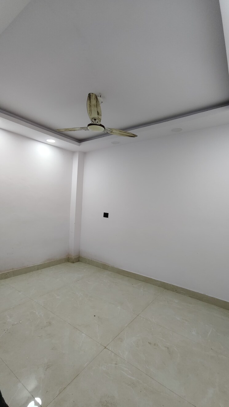 Room, govindpuri 3 Bedroom 950 Sq.Ft. Builder Floor In Govindpuri Delhi 9207732
