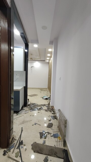 Building Lobby in 3 BHK Builder Floor at Govindpuri – for Rent