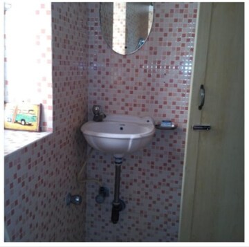 Master Bedroom in 2.5 BHK Apartment at Seven Bungalow, Andheri West – for Rent