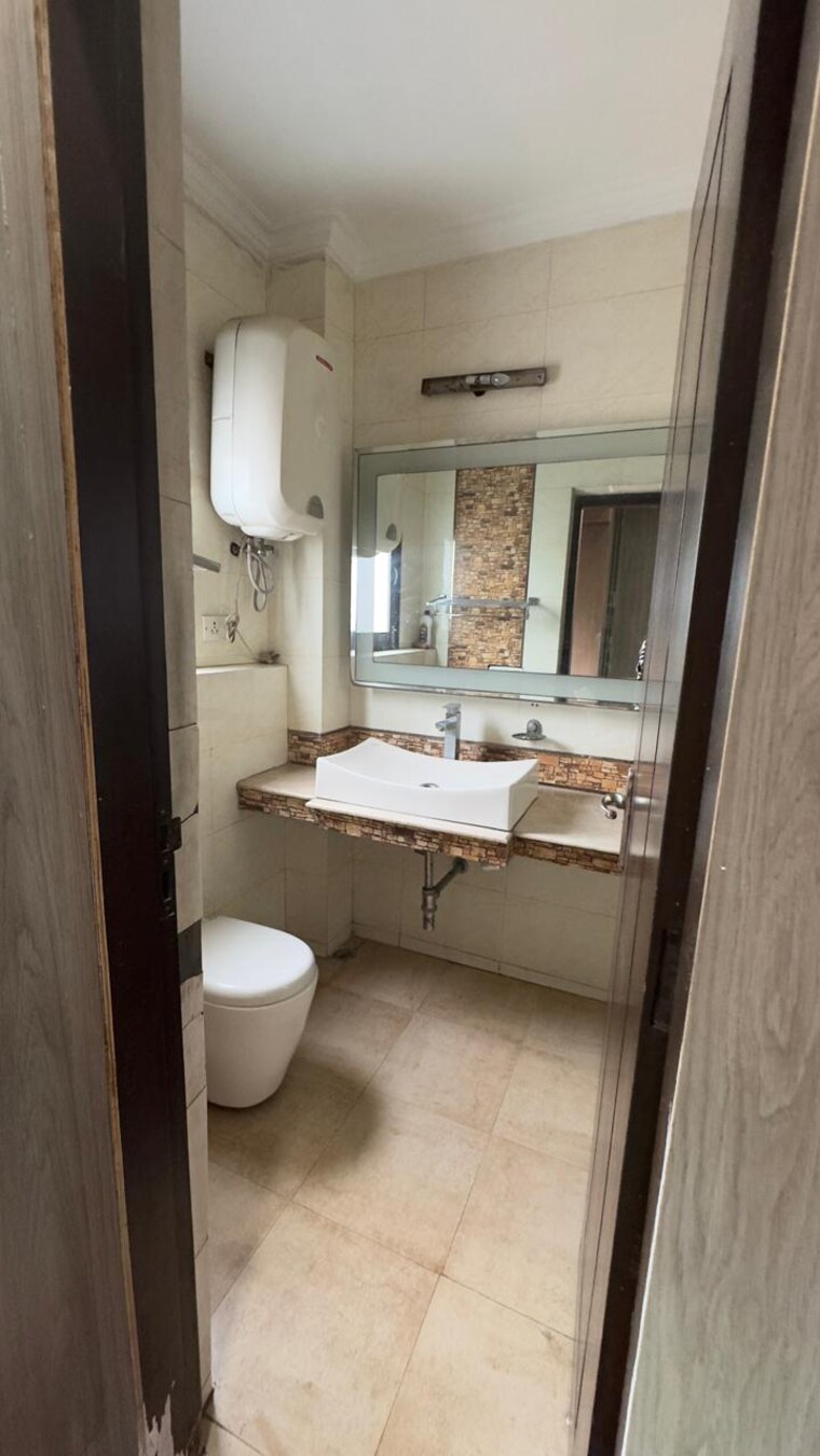 Bathroom, vasant vihar 3 Bedroom 3690 Sq.Ft. Builder Floor In Vasant Vihar Delhi 9207749