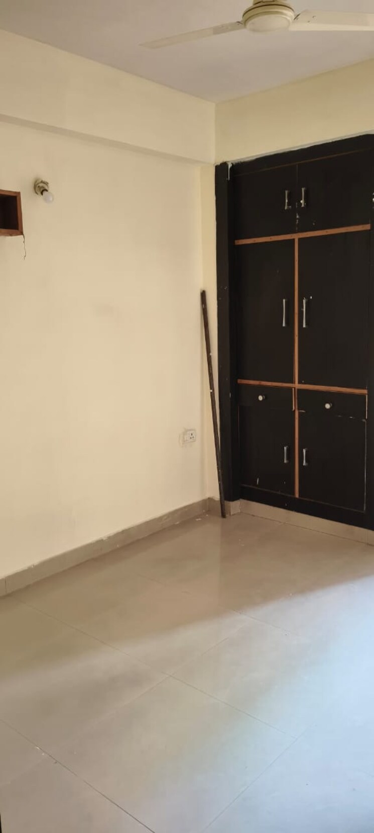 Room, gaur-city-5th-avenue 3.5 Bedroom 1560 Sq.Ft. Apartment In Sector 4 Greater Noida Greater Noida 9207762