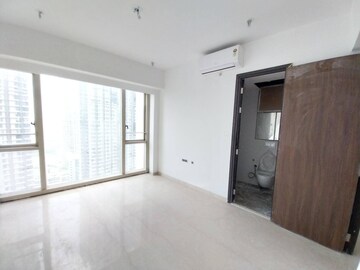 Room in 3 BHK Apartment at Lodha The Park, Worli – for Sale