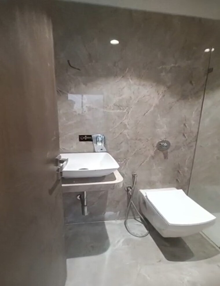 Bathroom, l-nagpal-satnam-leela 2 Bedroom 845 Sq.Ft. Apartment In Chembur Mumbai 9207757