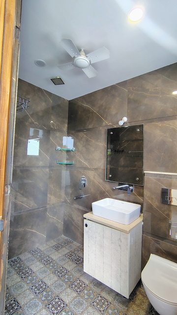 Furnished Amenities in 3 BHK Builder Floor at Sushant Lok 3, Sector 57 – for Rent