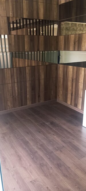 Room in  Office Space at Malad East – for Rent