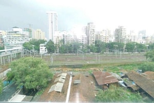 Plot Area in  Office Space at Malad East – for Rent