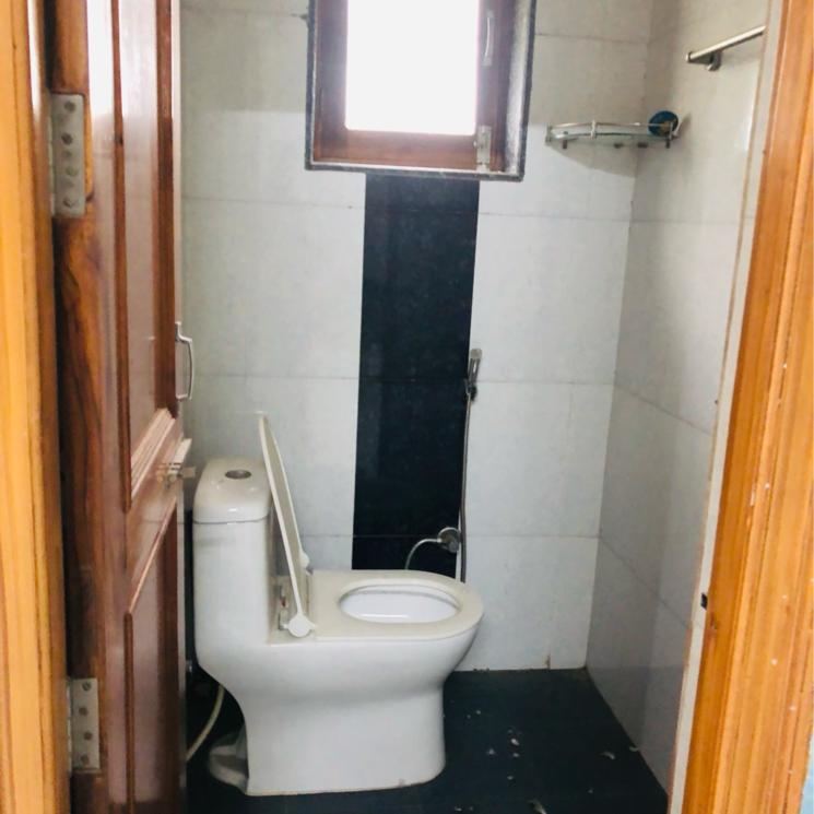 Bathroom, sector 23 2.5 Bedroom 1000 Sq.Ft. Builder Floor In Sector 23 Gurgaon 9207836