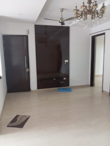 Room in 3 BHK Builder Floor at Ashiana Silver Crest, Sector 48 – for Rent
