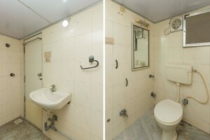 Bathroom in  Pg at Malad West – for Rent