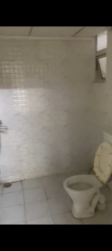 Room in 3 BHK Apartment at Gaur City 1st Avenue, Sector 4 Greater Noida – for Rent