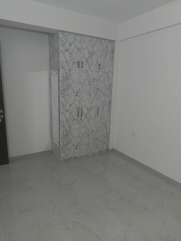 Room in 2 BHK Apartment at Shree Vardhman Mantra, Sector 67 – for Rent