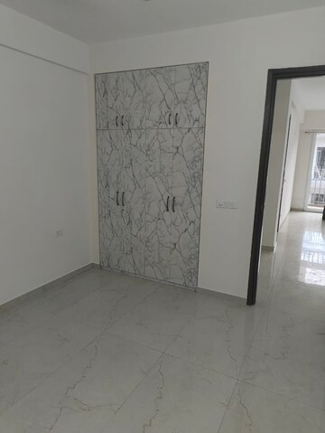 Room in 2 BHK Apartment at Shree Vardhman Mantra, Sector 67 – for Rent