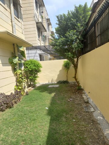 Balcony in 3 BHK Builder Floor at Omaxe Designer Villas Mayfield Garden, Sector 51 – for Rent