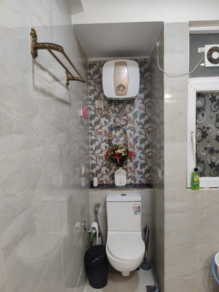 Bathroom, emaar-emerald-estate 3 Bedroom 1395 Sq.Ft. Apartment In Sector 65 Gurgaon 9207946