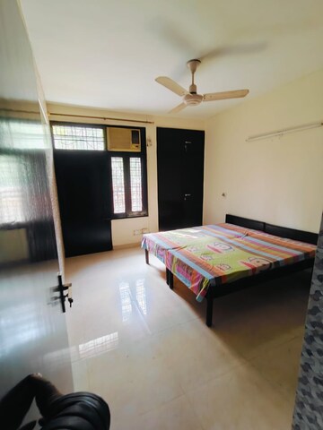 Bedroom in 2.5 BHK Builder Floor at Ardee City, Sector 52 – for Rent