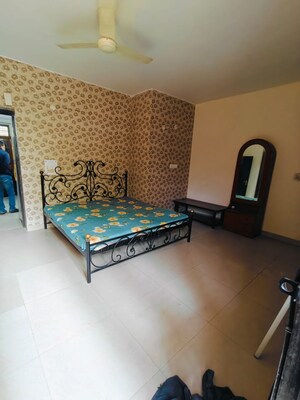 Bedroom in 2.5 BHK Builder Floor at Ardee City, Sector 52 – for Rent