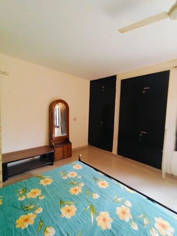 Bedroom in 2.5 BHK Builder Floor at Ardee City, Sector 52 – for Rent