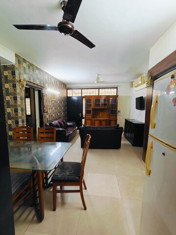 Living Room in 2.5 BHK Builder Floor at Ardee City, Sector 52 – for Rent