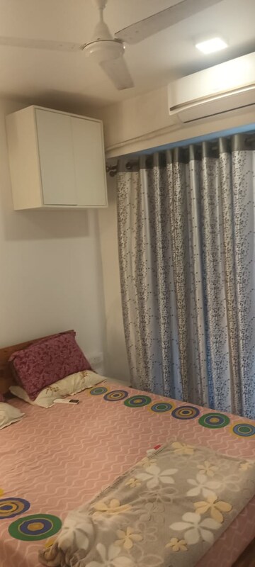 Bedroom in 2 BHK Apartment at Sunteck Avenue 2, Goregaon West – for Rent