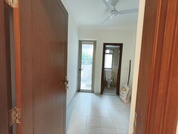 Building Lobby in 3 BHK Apartment at Parsvnath Exotica, Sector 53 – for Rent