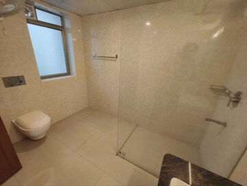 Room in 3 BHK Apartment at Parsvnath Exotica, Sector 53 – for Rent