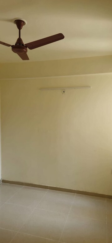 Room in 2.5 BHK Apartment at Sector 102 – for Rent