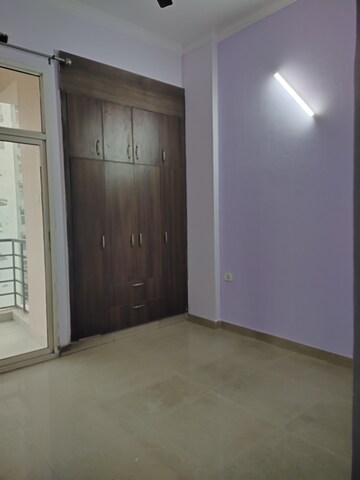 Furnished Amenities in 3 BHK Apartment at Assotech Windsor Court, Sector 78 – for Rent