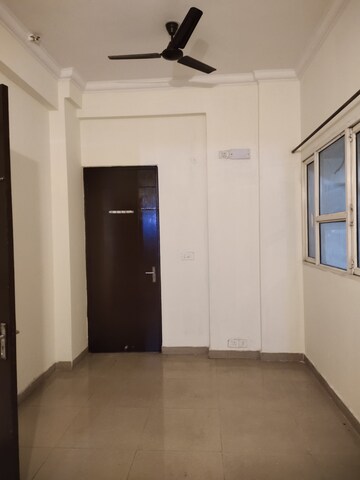 Furnished Amenities in 3 BHK Apartment at Assotech Windsor Court, Sector 78 – for Rent