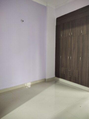 Furnished Amenities in 3 BHK Apartment at Assotech Windsor Court, Sector 78 – for Rent