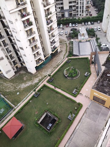 Furnished Amenities in 3 BHK Apartment at Assotech Windsor Court, Sector 78 – for Rent