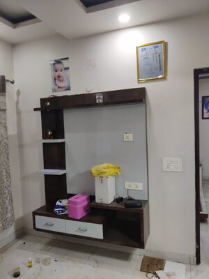 Furnished Amenities in 2 BHK Apartment at KLJ Greens, Sector 77 – for Rent