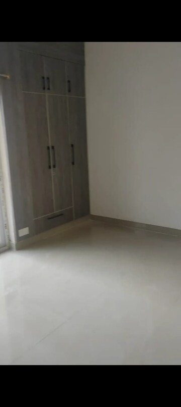 Room in 3 BHK Apartment at NCR Monarch, Sector 1 Greater Noida – for Rent