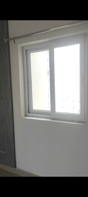 Room in 3 BHK Apartment at NCR Monarch, Sector 1 Greater Noida – for Rent